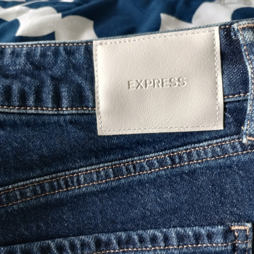 Express Low Rise Straight Jeans - Picture 8 of 8
